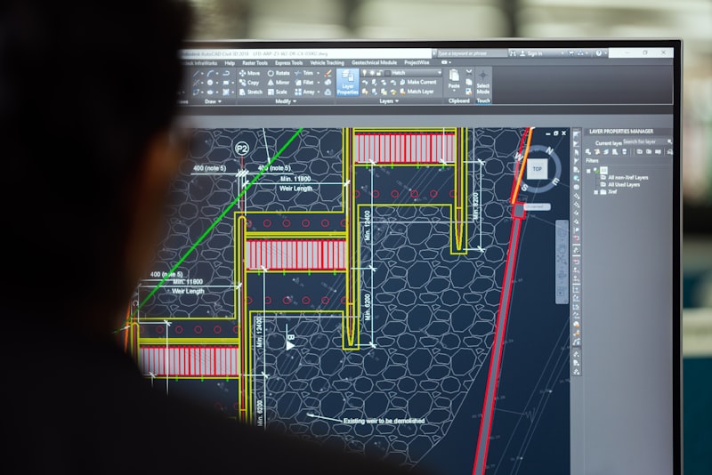 Écran de conception AutoCAD avec schéma hydraulique industriel détaillé